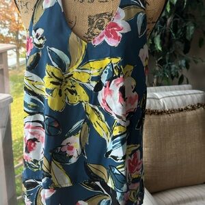 ALLISON JOY Beautiful Top- Size Medium